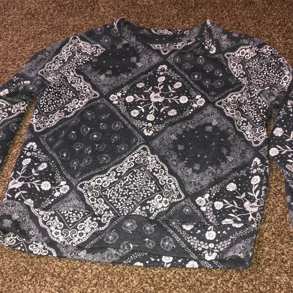 Sweater - Picture 2 of 2